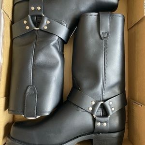 Men’s Dingo boots size 9 1/2 D